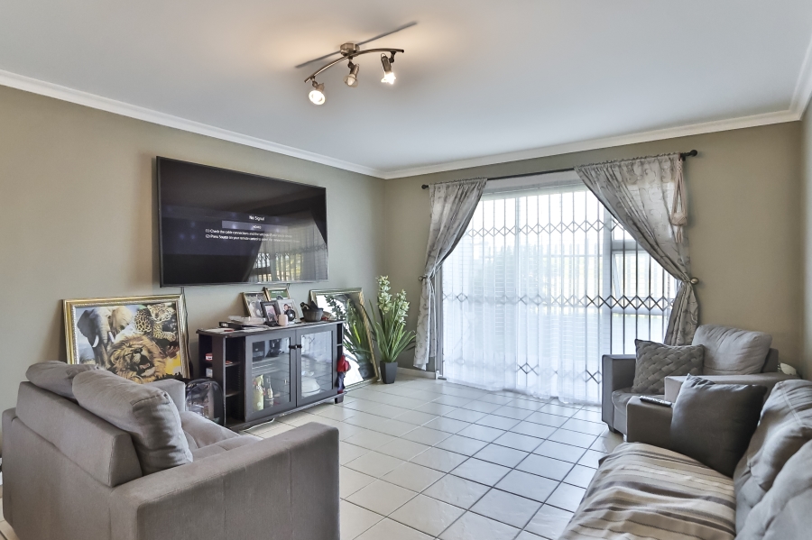 2 Bedroom Property for Sale in Heritage Park Western Cape